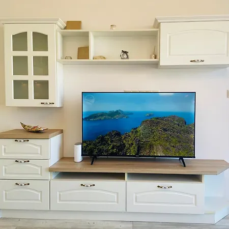 Апартамент 1bd Ap In La Complex Private And Pool Златни пясъци