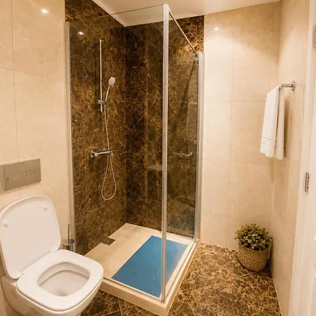 1bd Ap In La Complex Private And Pool Apartment *