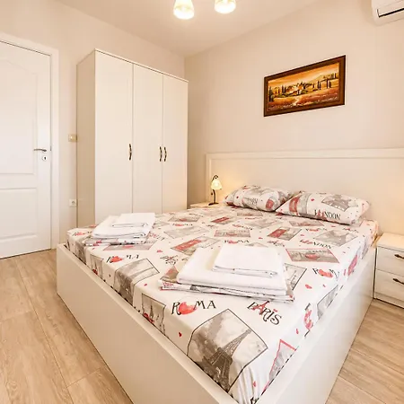 1bd Ap In La Complex Private And Pool Apartment