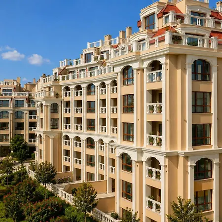 1bd Ap In La Complex Private And Pool Goldstrand