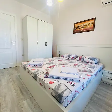 1bd Ap In La Complex Private And Pool Золоті Піски