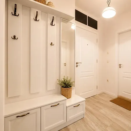 Apartment 1bd Ap In La Complex Private And Pool