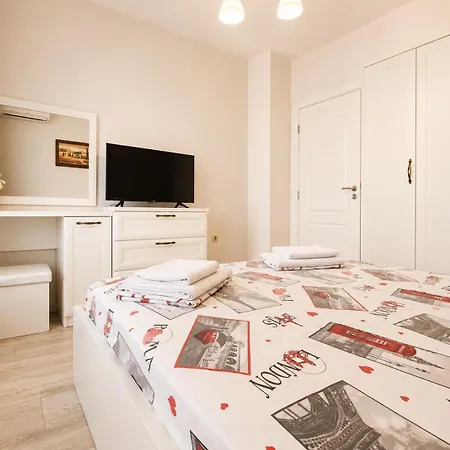 1bd Ap In La Complex Private And Pool Apartment *