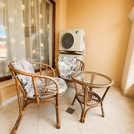 Apartment 1bd Ap In La Complex Private And Pool *